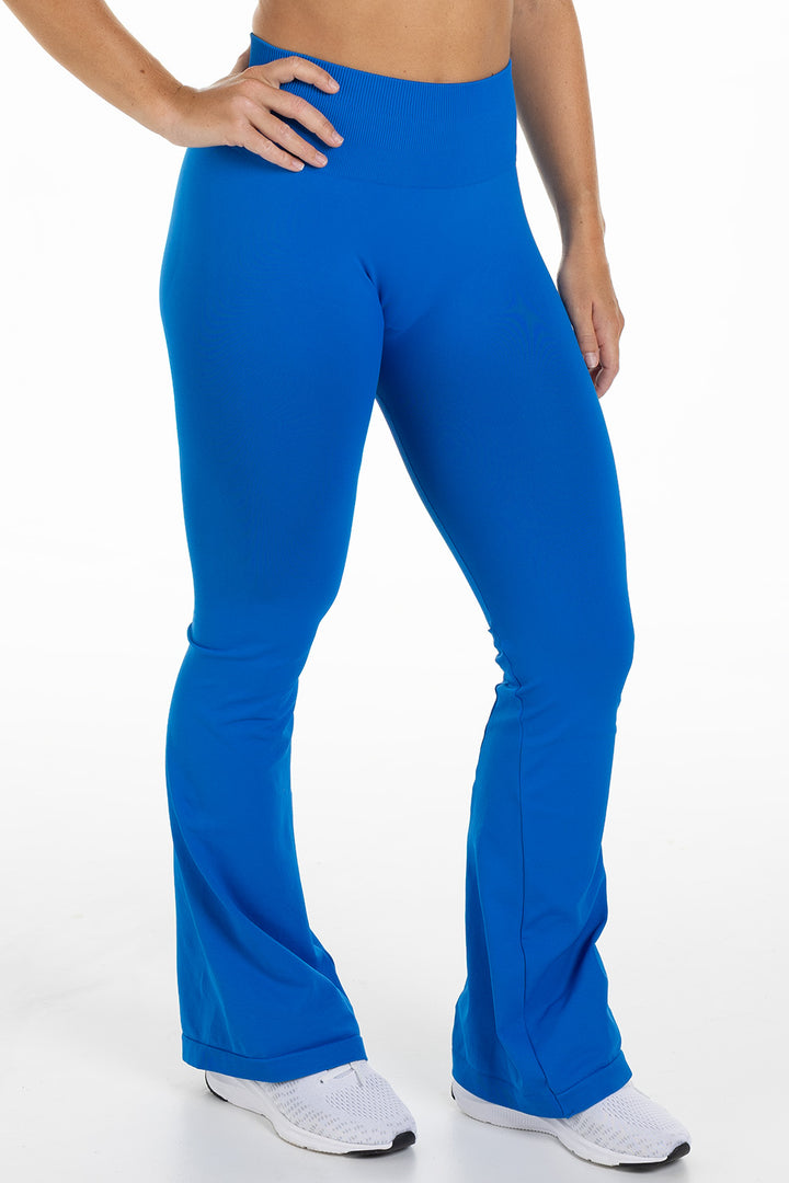 Seamless Scrunch Flare Tights Altum Blue Side