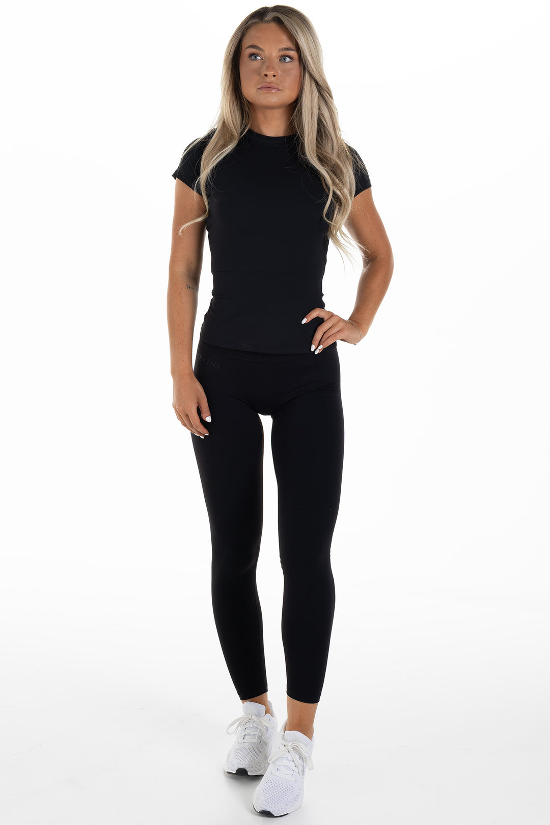 Athleisure T-shirt Black Whole