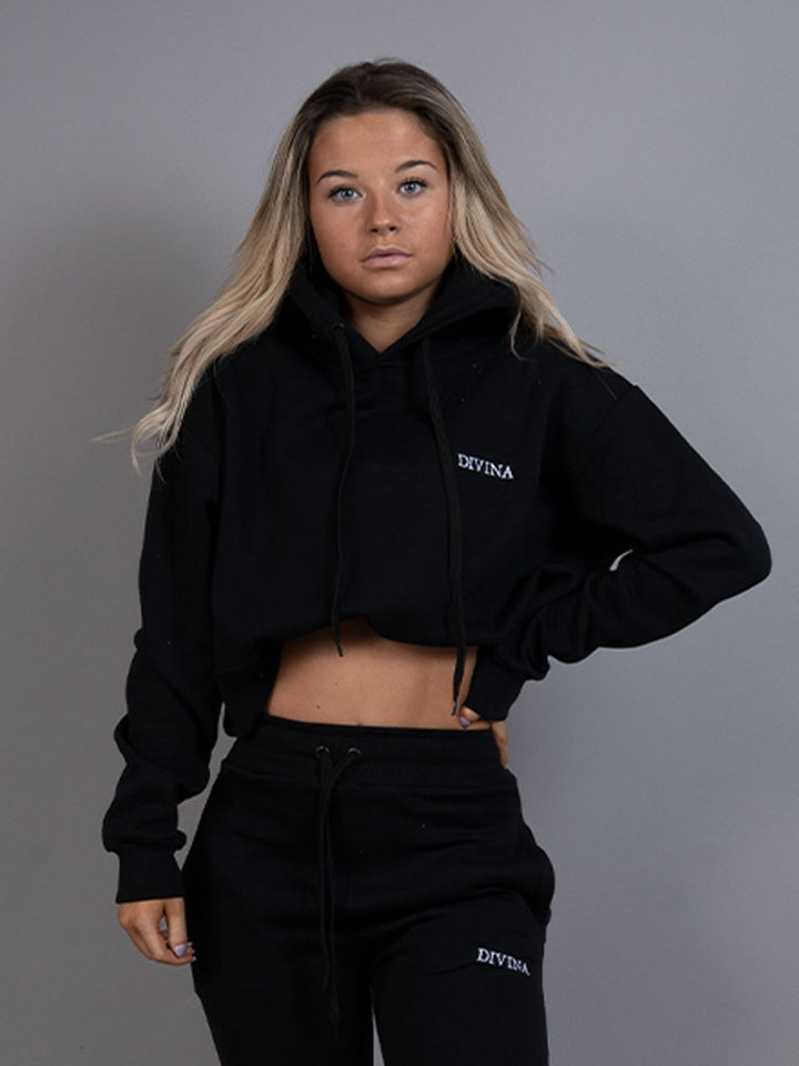 Cropped hoodie comfy black front