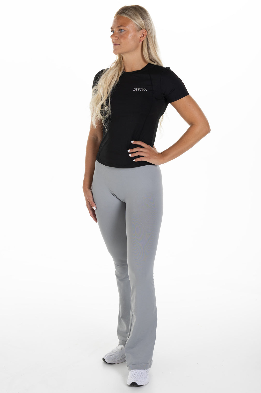 T-shirt Mundus Black Whole body