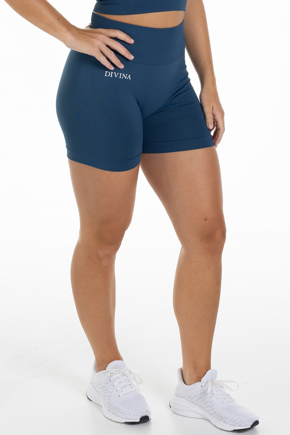 Seamless Scrunch Shorts Sleek Blue Side