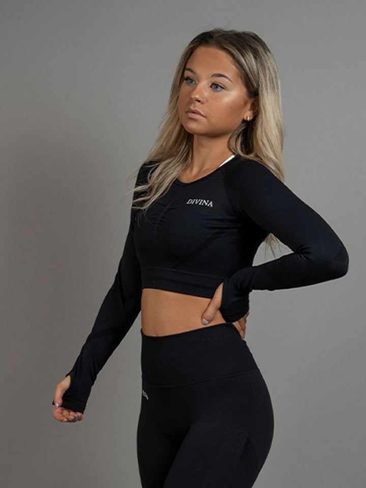 Scrunch Seamless crop top Black side