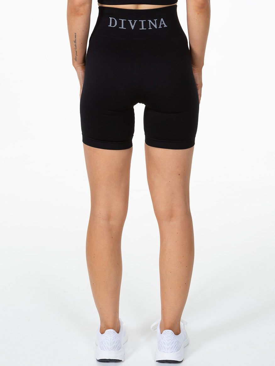 Signature Shorts Back