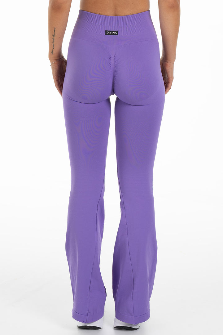 Seamless Scrunch Flare Tights Altum Purple Back