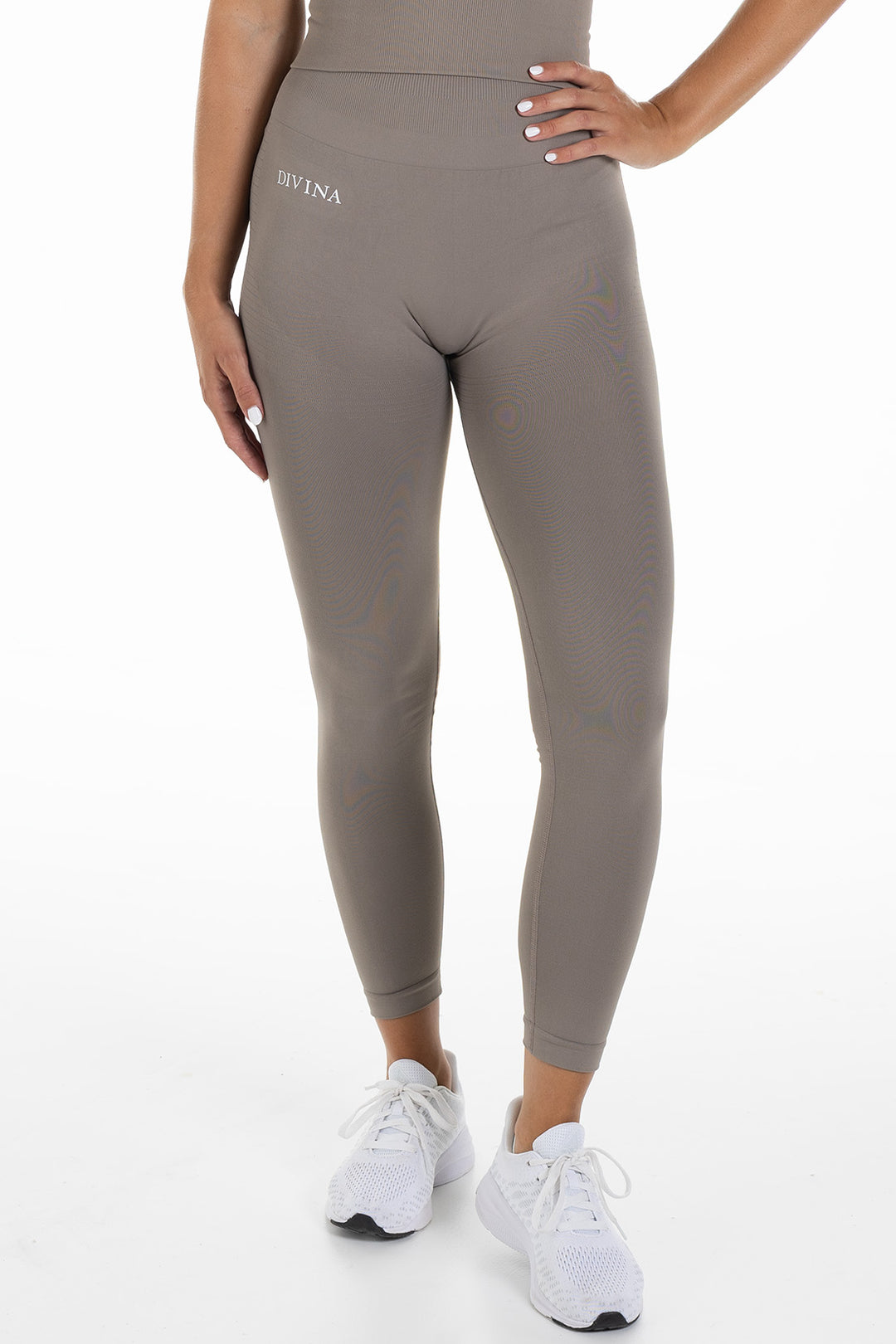 Seamless Scrunch Tights Sleek Coffee Front