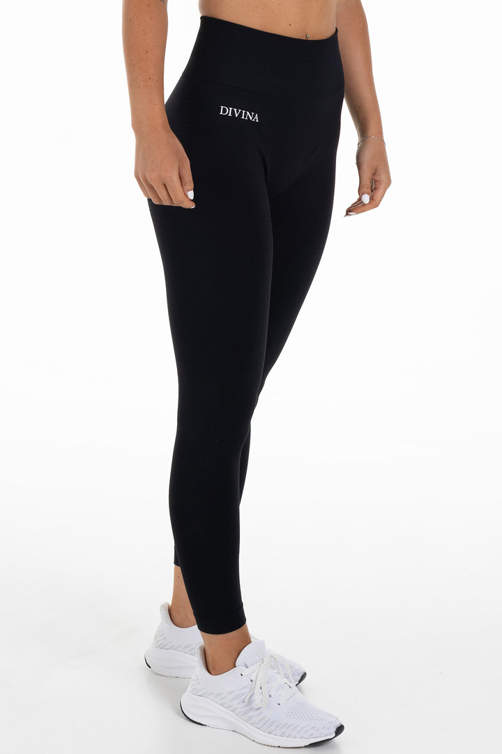 Seamless Scrunch Tights Sleek Black Side
