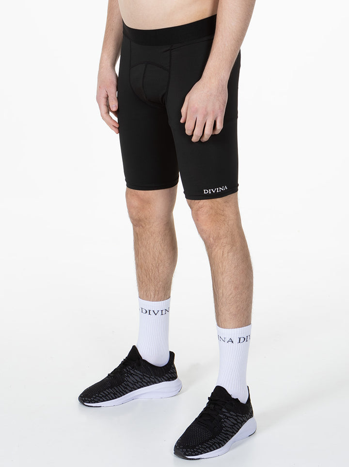 Valide Black Shorts side